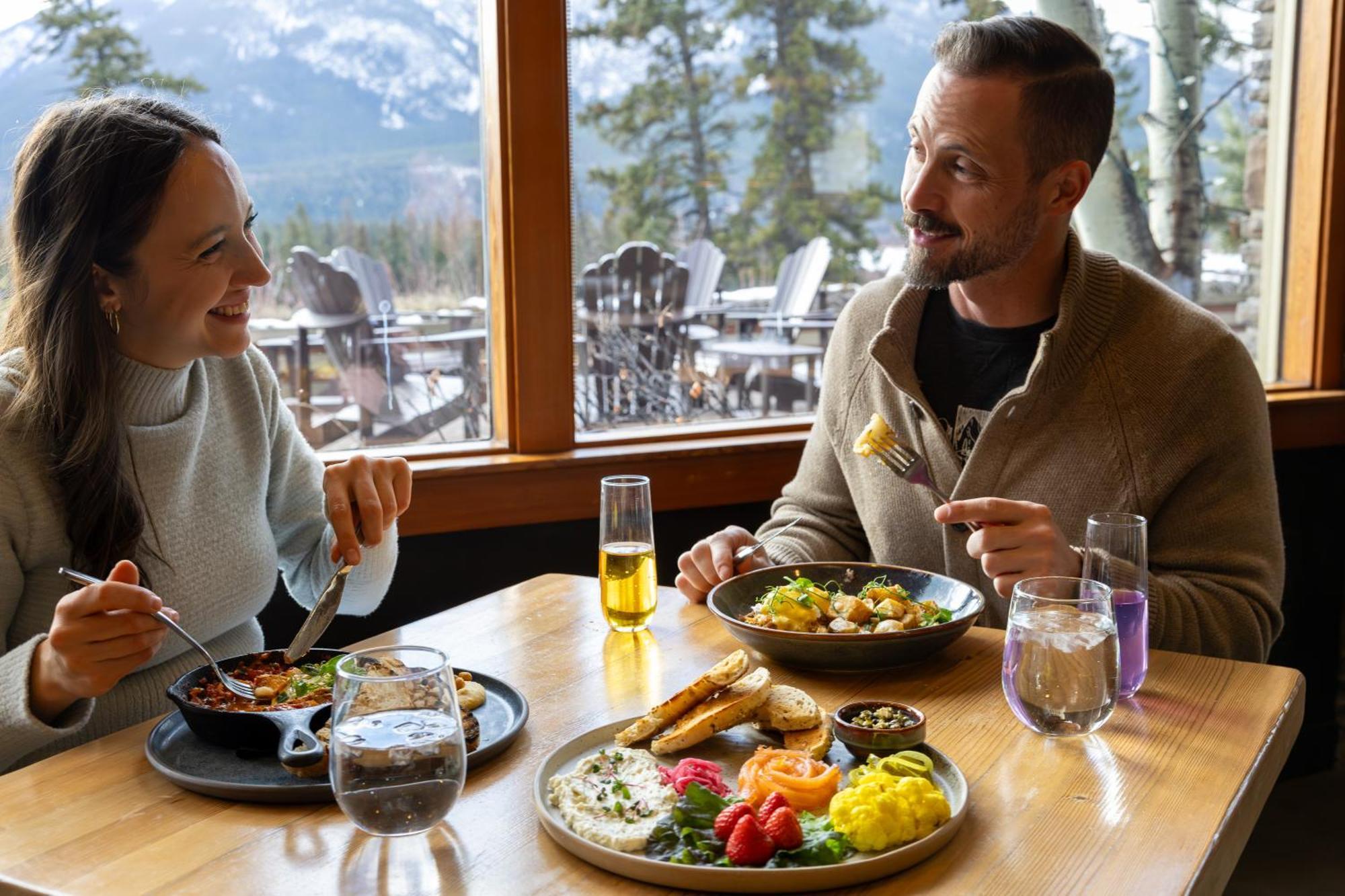 The Juniper Hotel & Bistro Banff Exterior foto