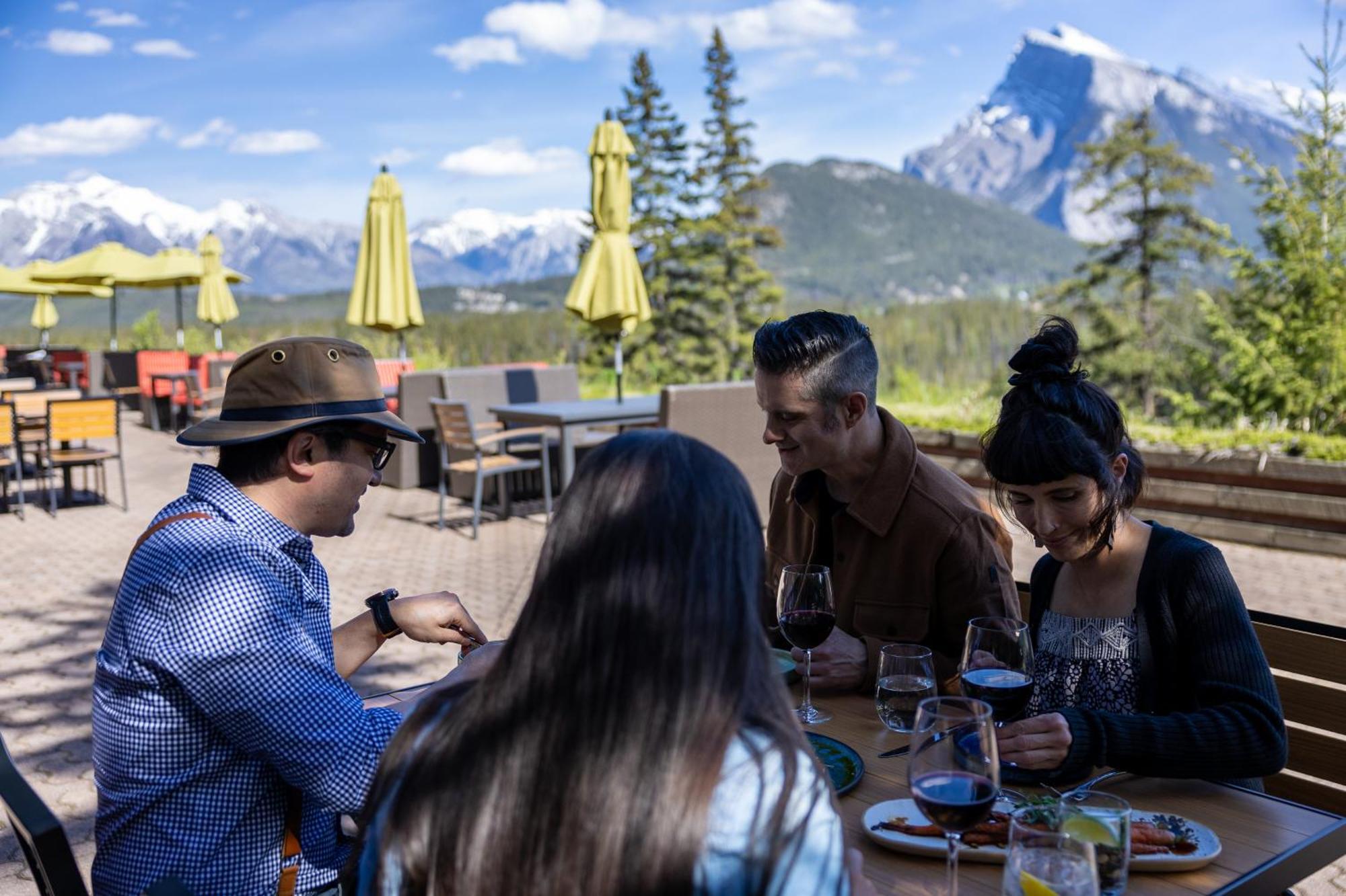 The Juniper Hotel & Bistro Banff Exterior foto