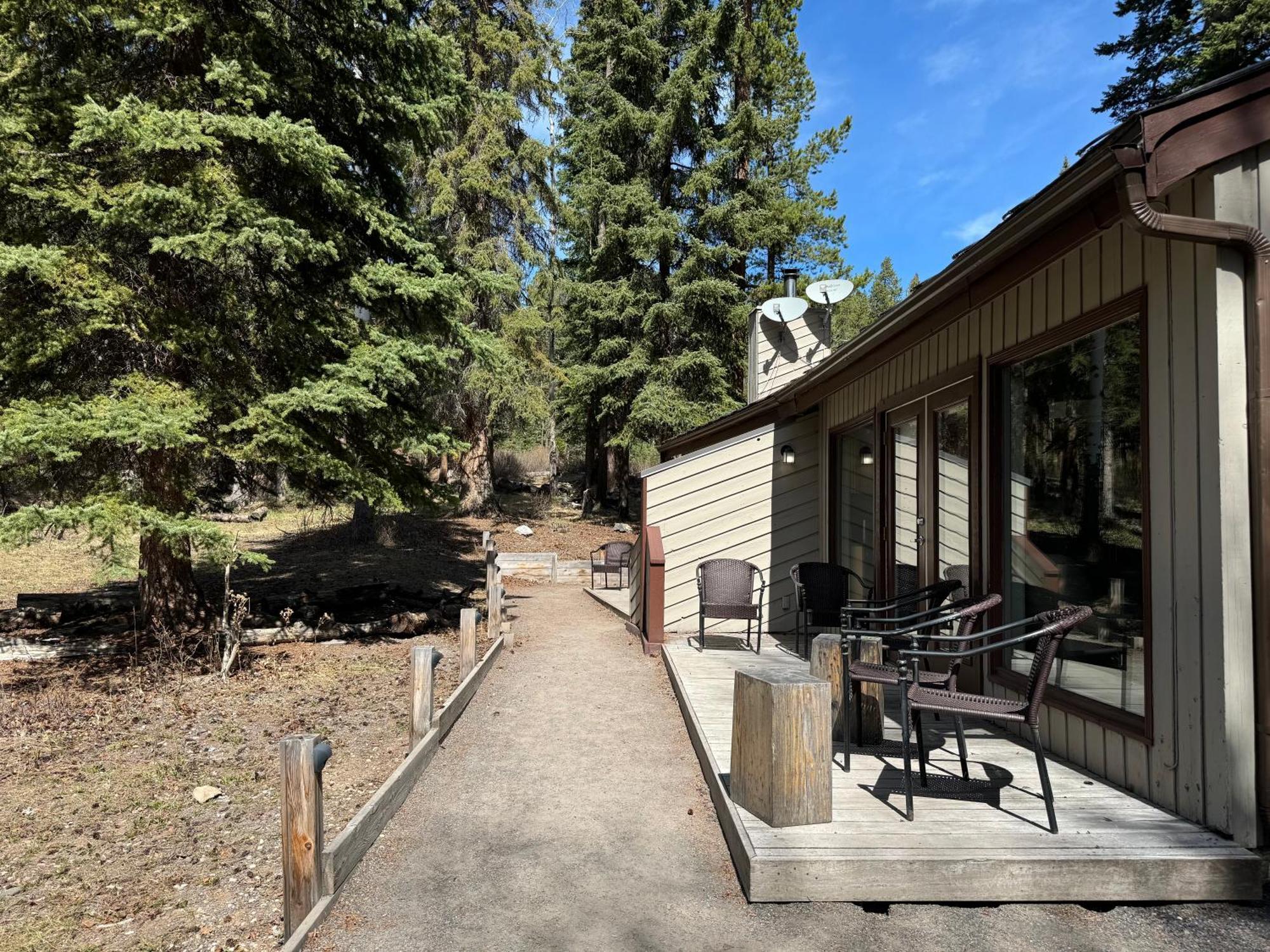 The Juniper Hotel & Bistro Banff Exterior foto